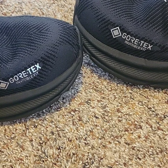 Hoka Clifton 9 Black Athletic Shoes - Picture 2 of 7